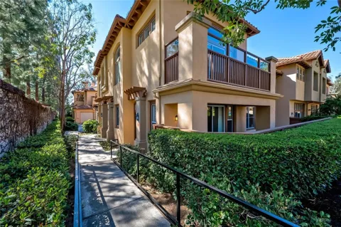 2726 Dunstan Drive