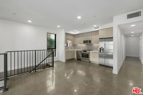 1250 Fairfax Avenue #204