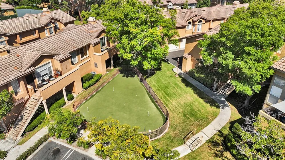 19431 Rue De Valore #12E Lake Forest, CA 92610