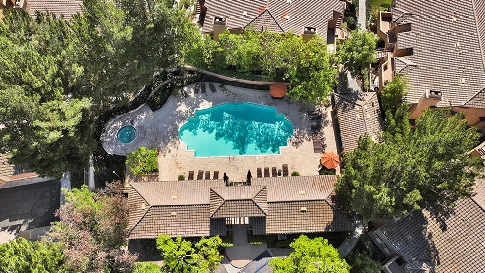 19431 Rue De Valore #12E Lake Forest, CA 92610