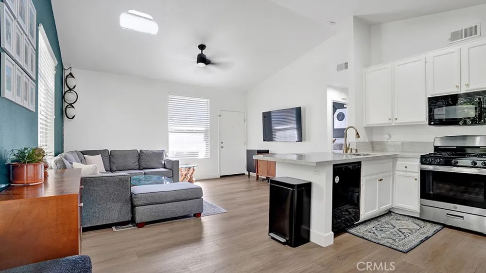 19431 Rue De Valore #12E Lake Forest, CA 92610