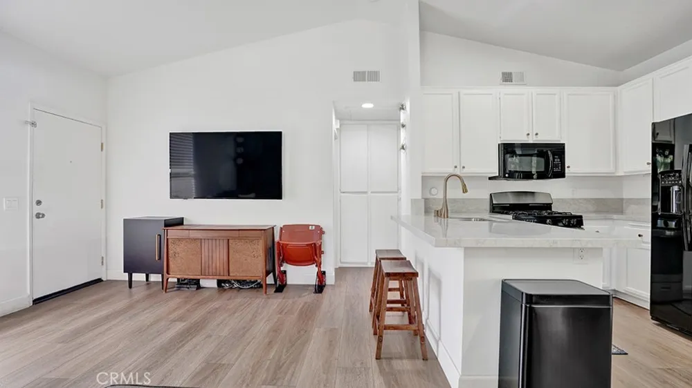 19431 Rue De Valore #12E Lake Forest, CA 92610