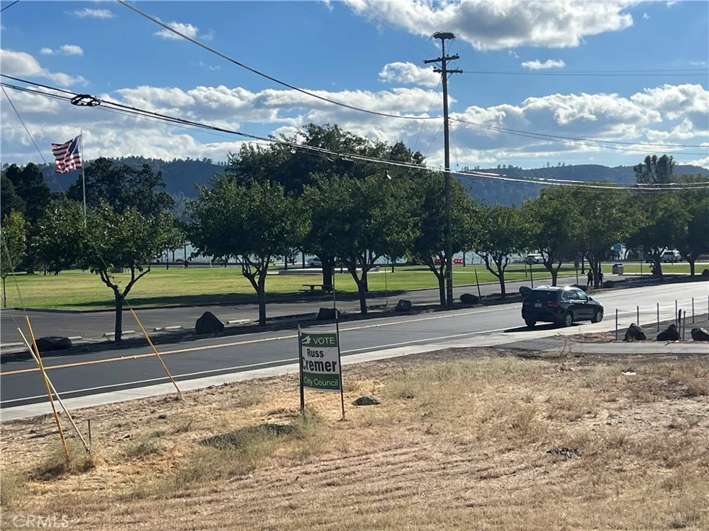 14108 Olympic Drive Clearlake, CA 95422