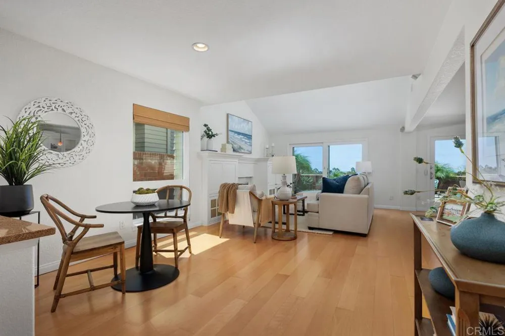 7409 Linden Carlsbad, CA 92011
