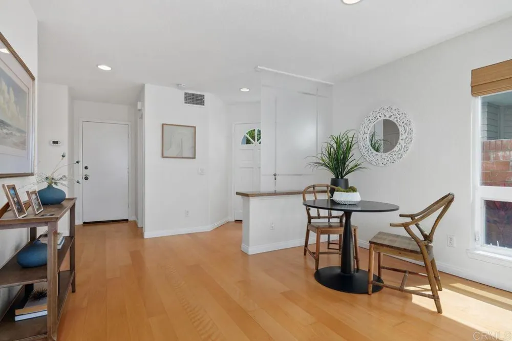 7409 Linden Carlsbad, CA 92011