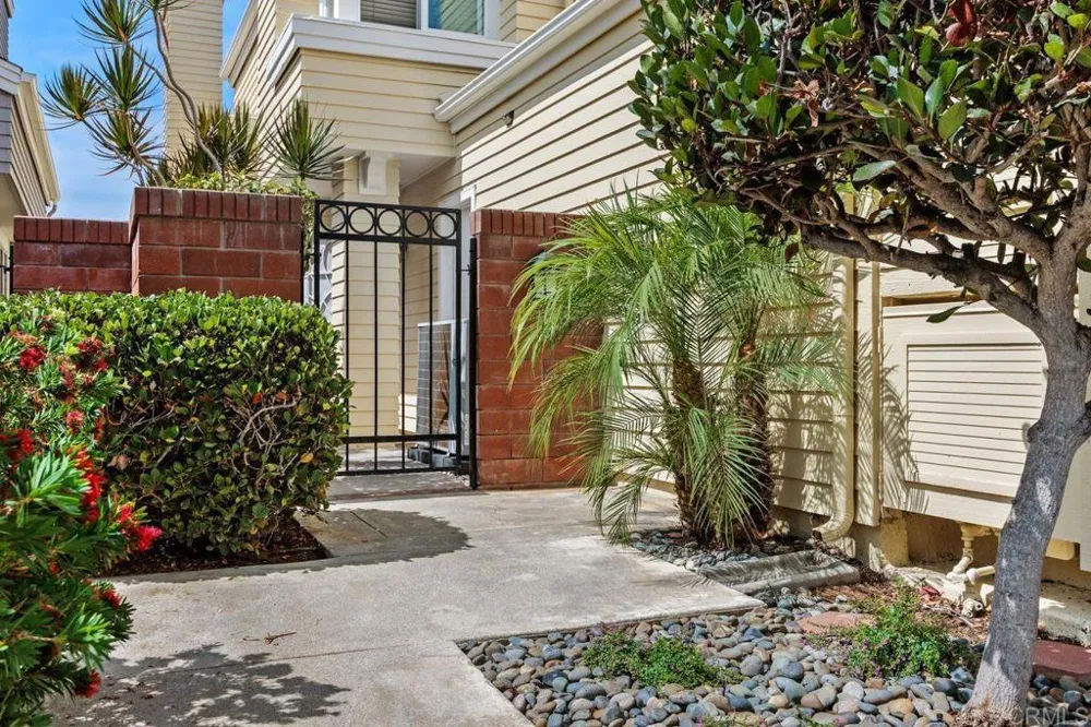7409 Linden Carlsbad, CA 92011