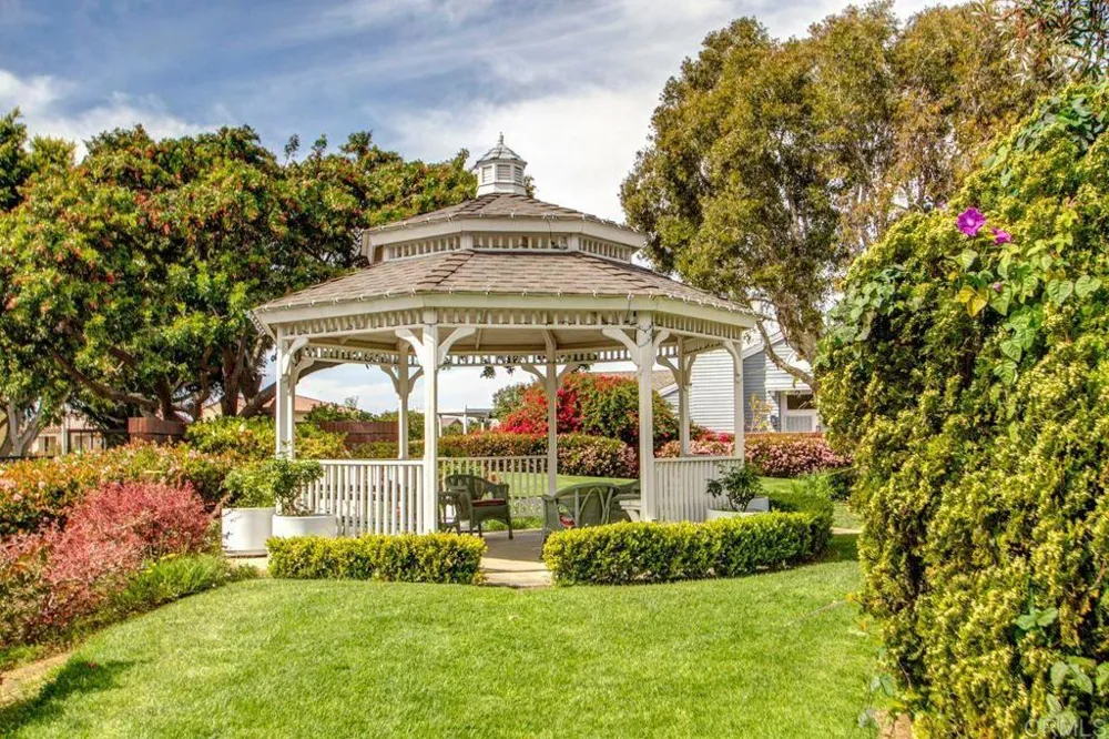 7409 Linden Carlsbad, CA 92011