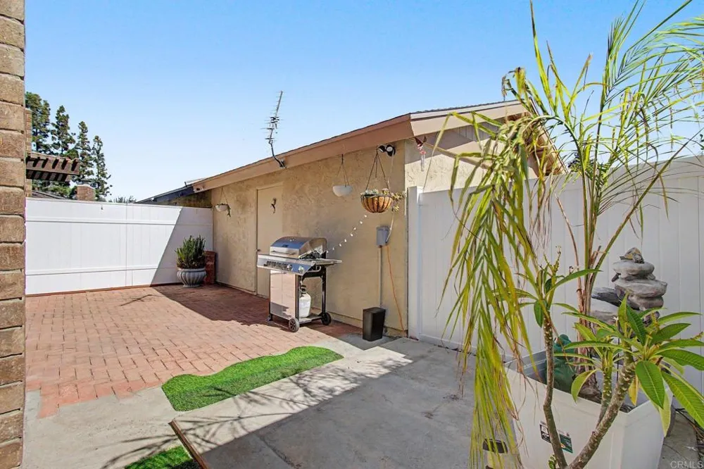 10028 Chavacan Lane Spring Valley, CA 91977