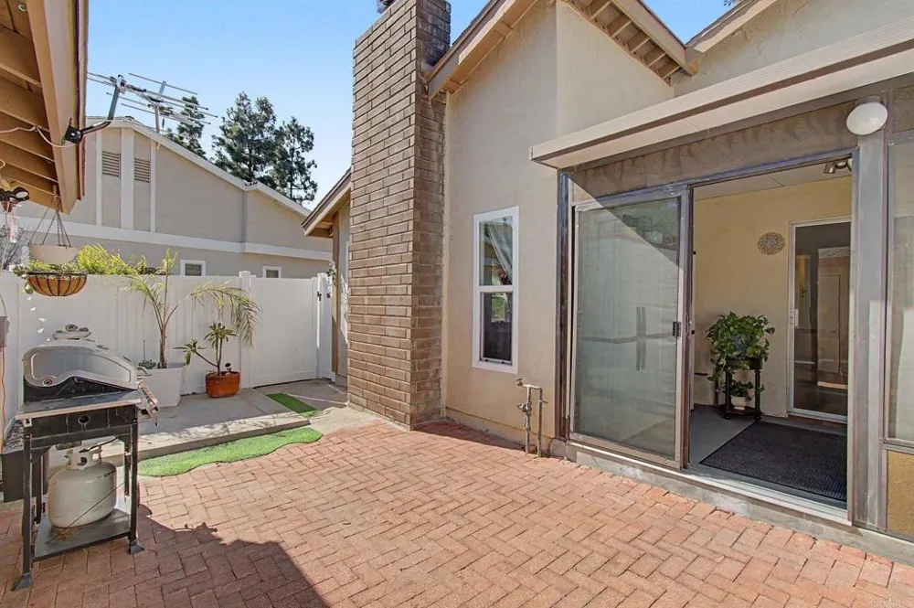 10028 Chavacan Lane Spring Valley, CA 91977