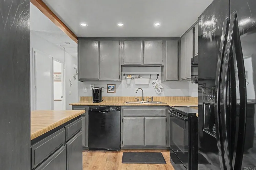 10028 Chavacan Lane Spring Valley, CA 91977