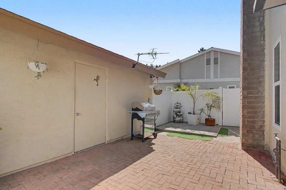 10028 Chavacan Lane Spring Valley, CA 91977