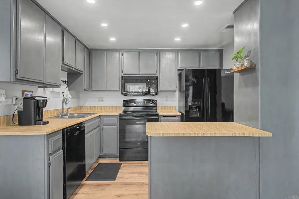 10028 Chavacan Lane Spring Valley, CA 91977