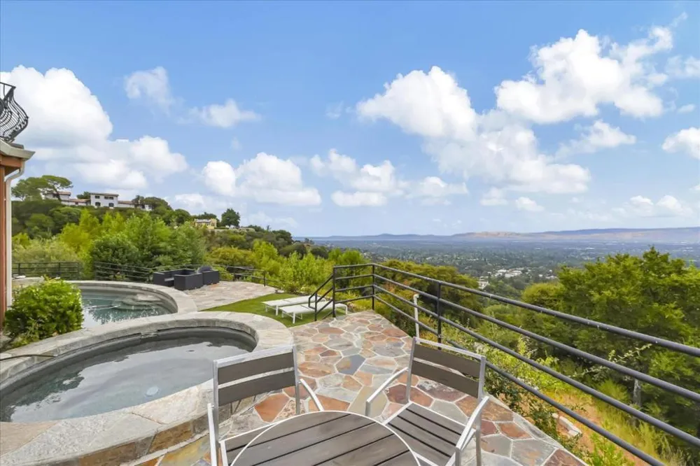 15345 Bohlman Road Saratoga, CA 95070
