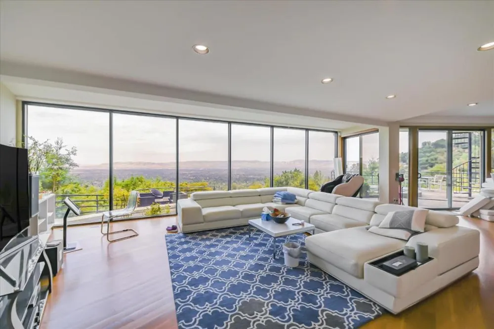 15345 Bohlman Road Saratoga, CA 95070