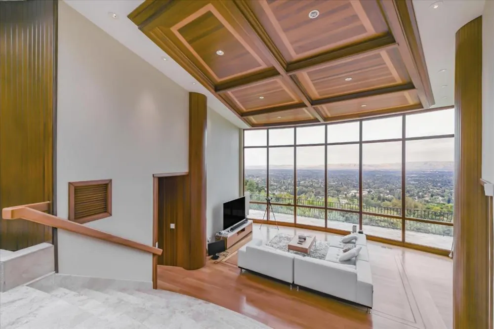 15345 Bohlman Road Saratoga, CA 95070