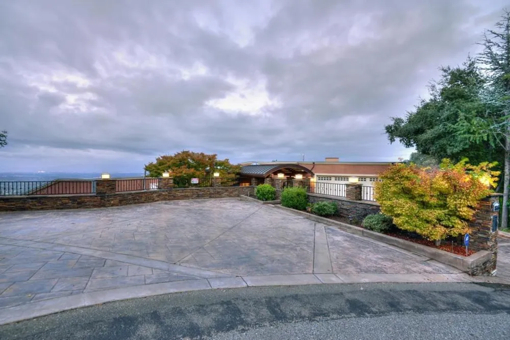 15345 Bohlman Road Saratoga, CA 95070