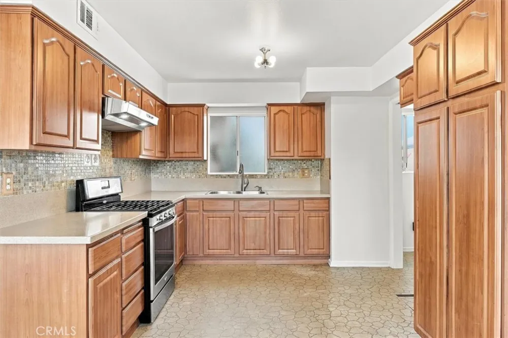 1402 W 1st Street San Pedro, CA 90732
