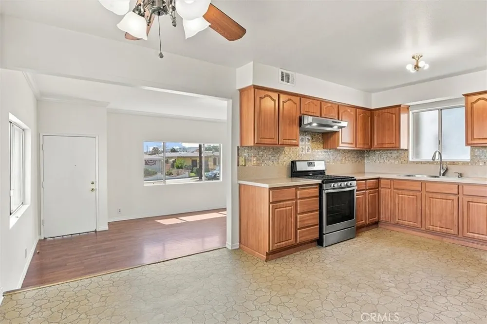 1402 W 1st Street San Pedro, CA 90732