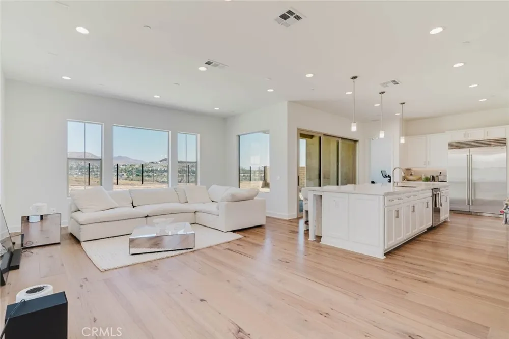 11716 Canoga Avenue Chatsworth, CA 91311