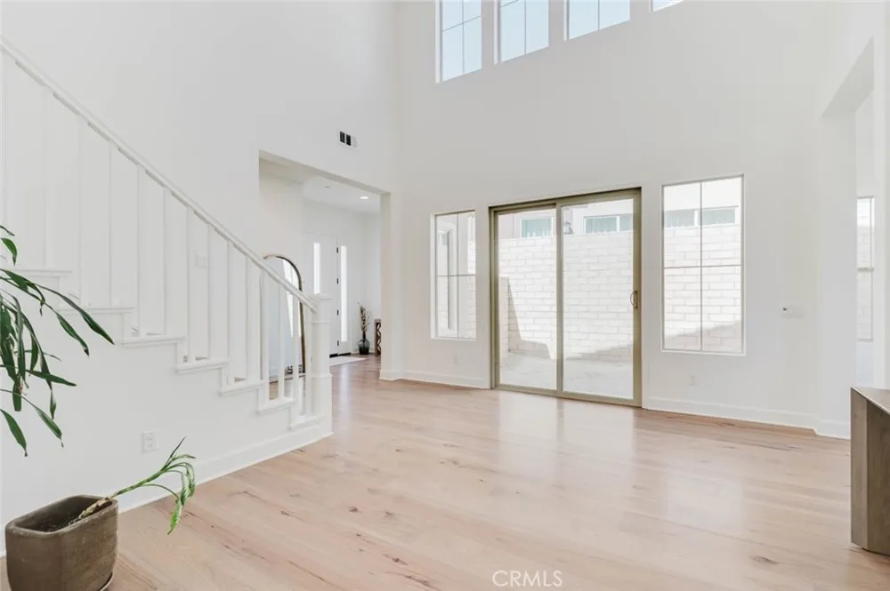 11716 Canoga Avenue Chatsworth, CA 91311
