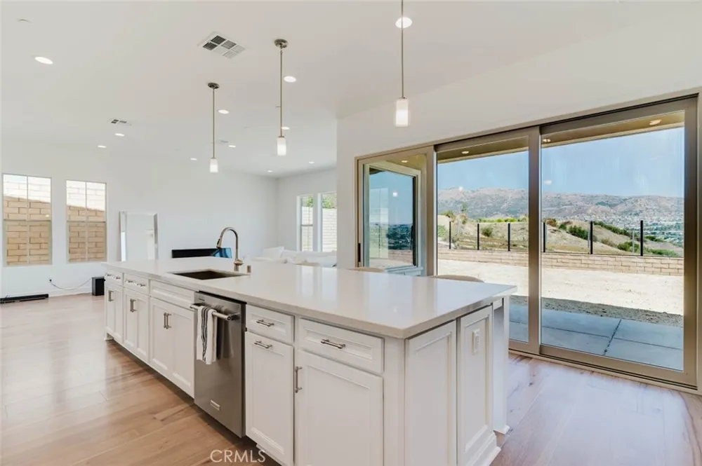 11716 Canoga Avenue Chatsworth, CA 91311