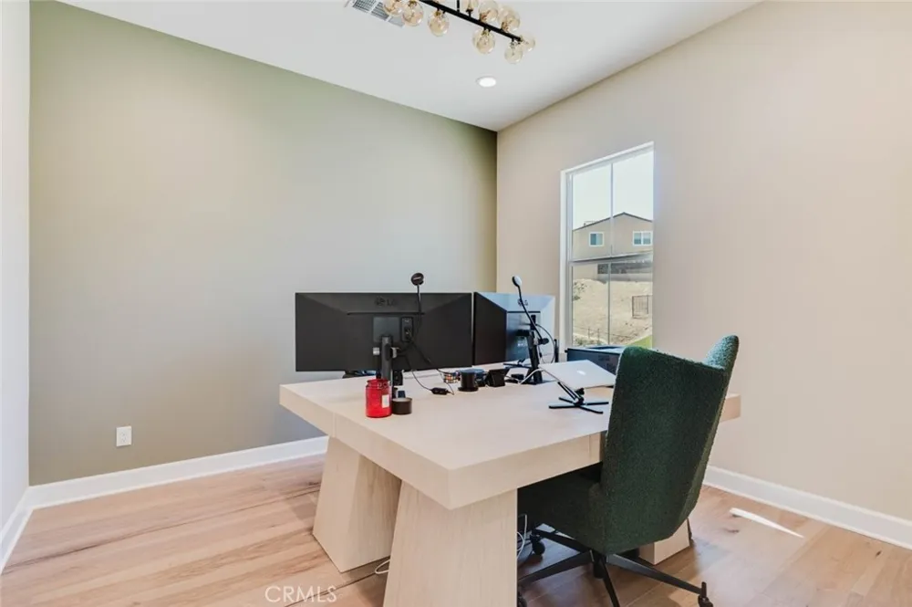 11716 Canoga Avenue Chatsworth, CA 91311