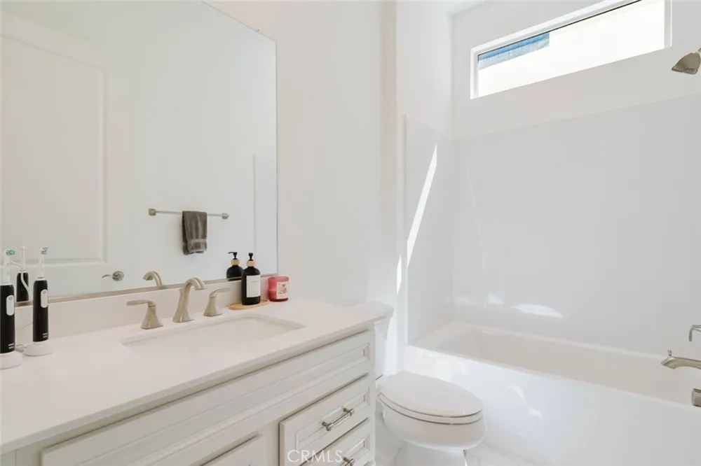 11716 Canoga Avenue Chatsworth, CA 91311