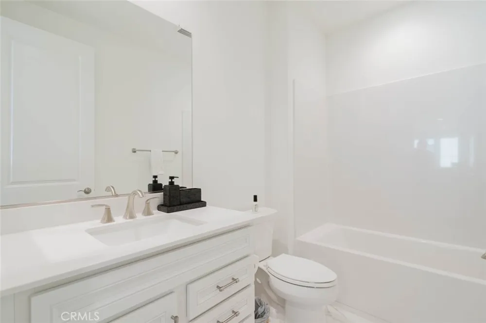 11716 Canoga Avenue Chatsworth, CA 91311