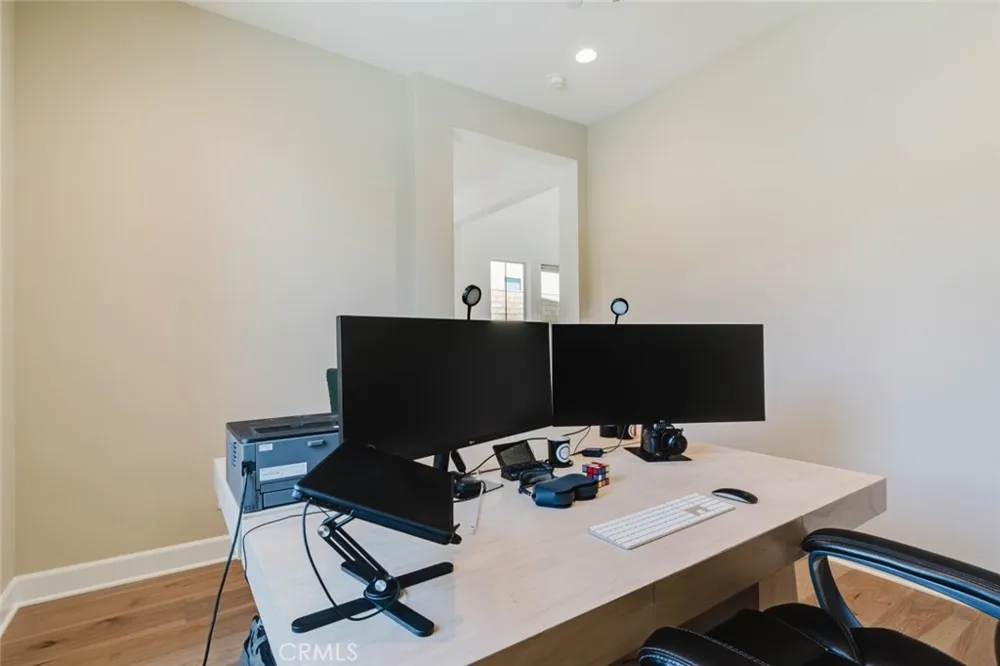11716 Canoga Avenue Chatsworth, CA 91311