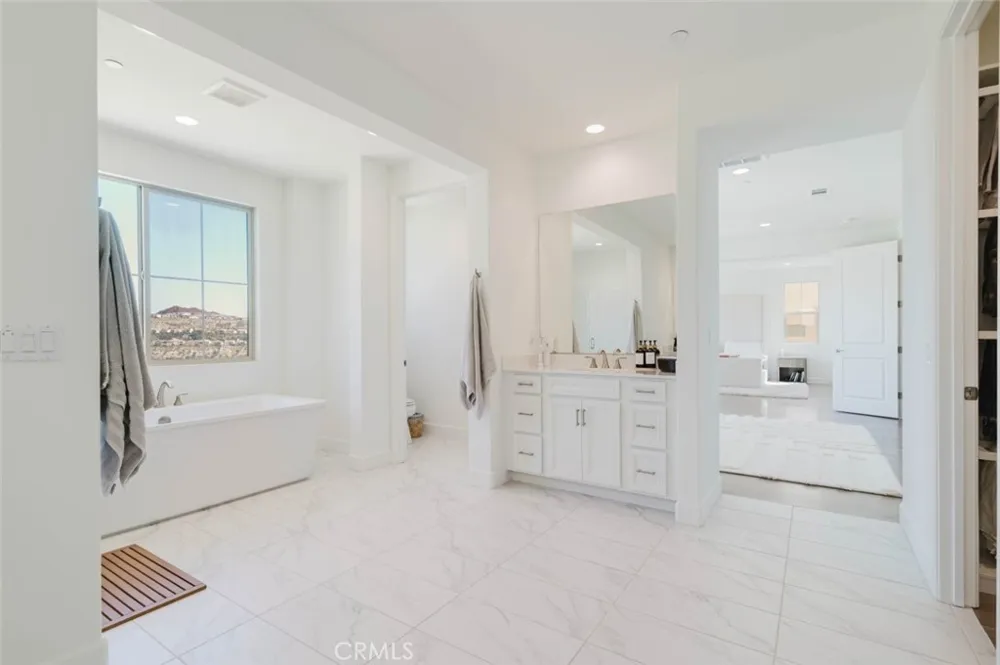 11716 Canoga Avenue Chatsworth, CA 91311