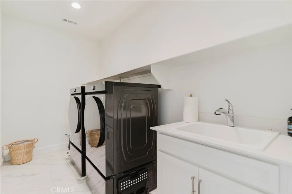 11716 Canoga Avenue Chatsworth, CA 91311