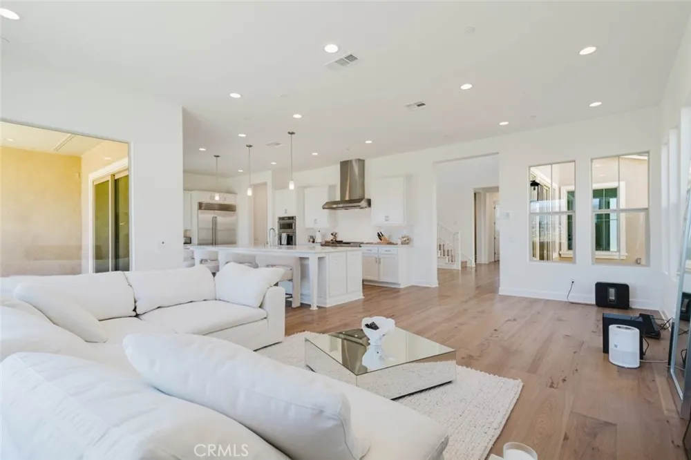 11716 Canoga Avenue Chatsworth, CA 91311