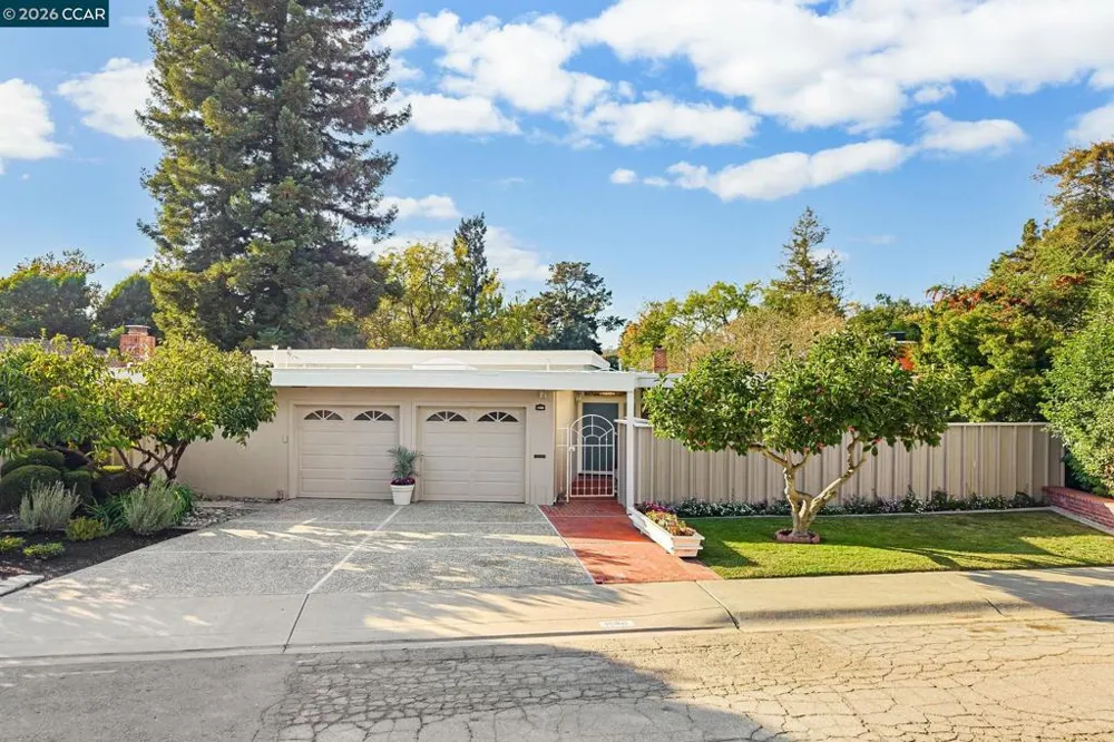 1590 Daniels Dr San Leandro, CA 94577