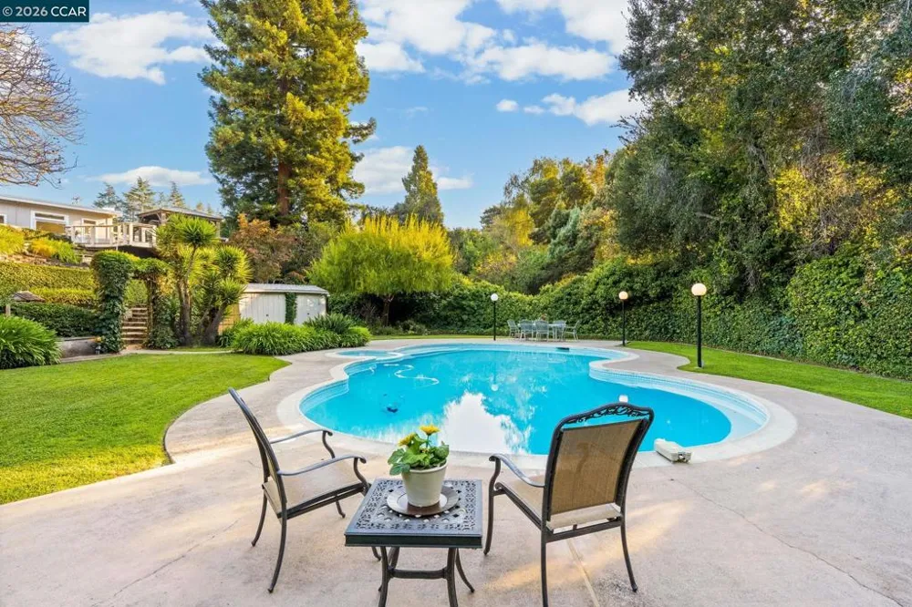 1590 Daniels Dr San Leandro, CA 94577
