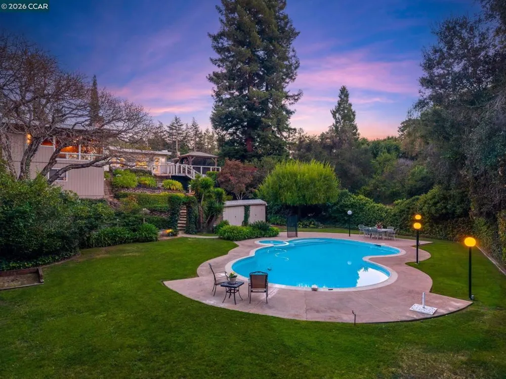 1590 Daniels Dr San Leandro, CA 94577