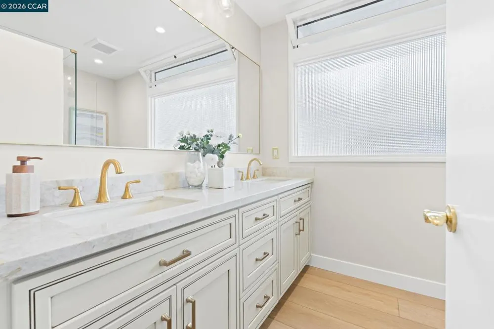 1590 Daniels Dr San Leandro, CA 94577