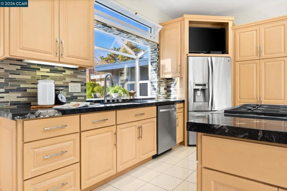 1590 Daniels Dr San Leandro, CA 94577