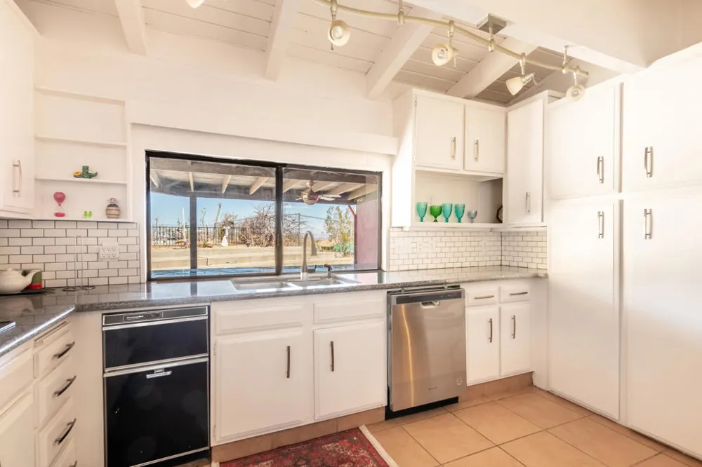 2476 Old Woman Springs Road Yucca Valley, CA 92284