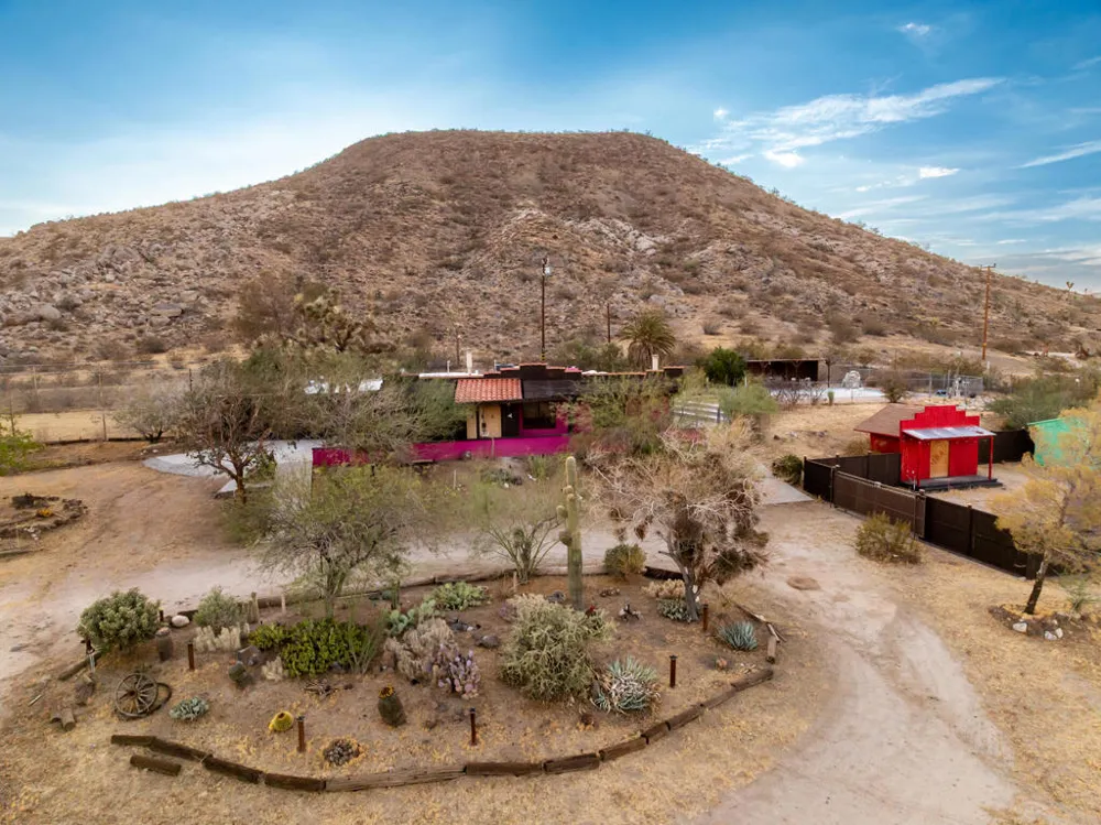 2476 Old Woman Springs Road Yucca Valley, CA 92284