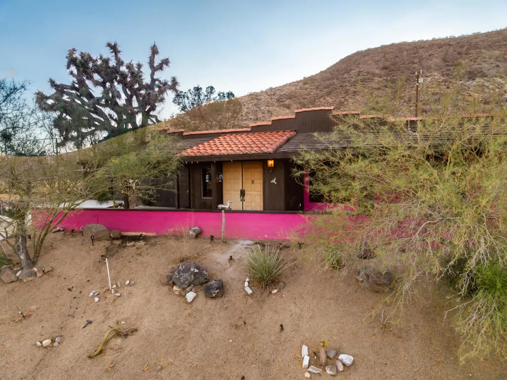 2476 Old Woman Springs Road Yucca Valley, CA 92284