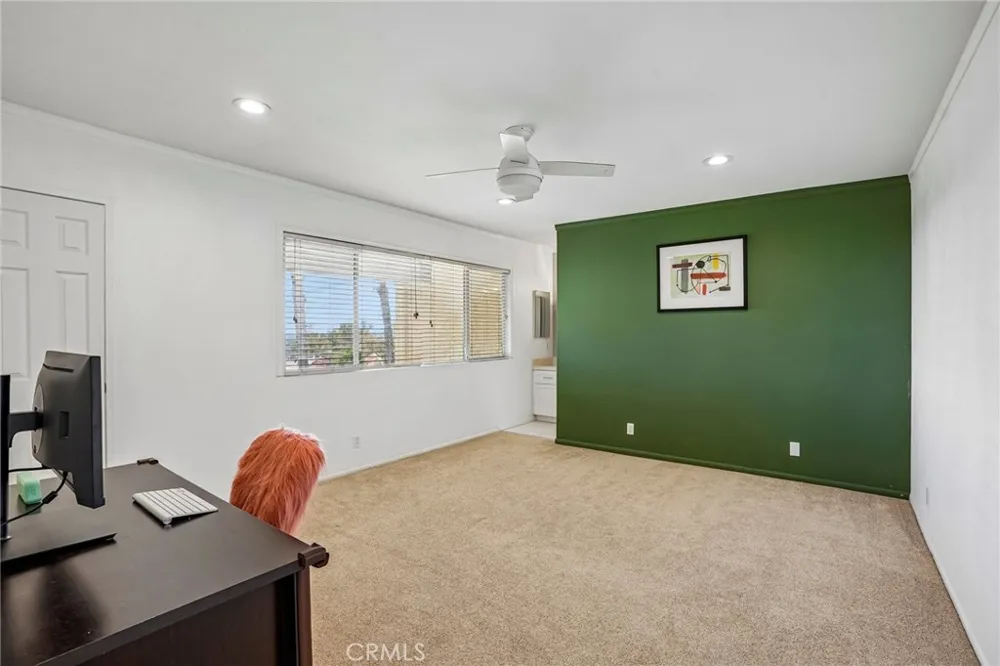 7718 Via Napoli Burbank, CA 91504