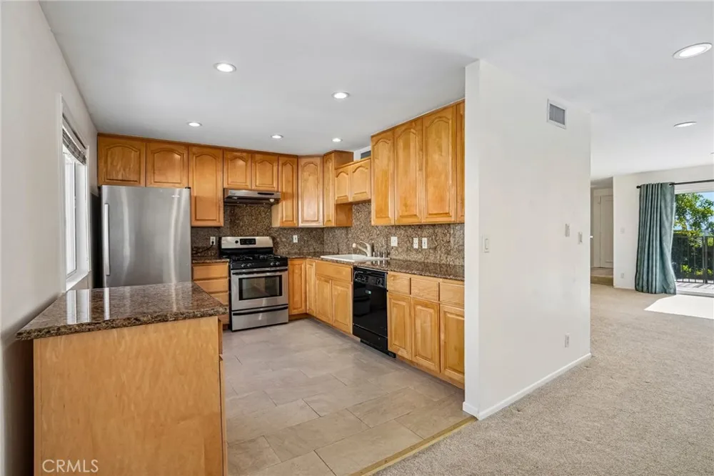 7718 Via Napoli Burbank, CA 91504