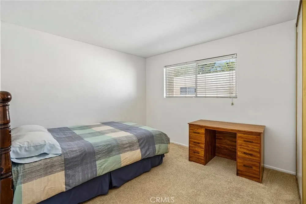 7718 Via Napoli Burbank, CA 91504