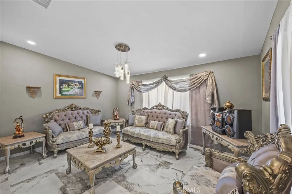 13288 Choco Apple Valley, CA 92308
