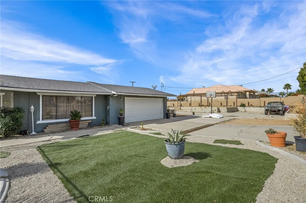 13288 Choco Apple Valley, CA 92308