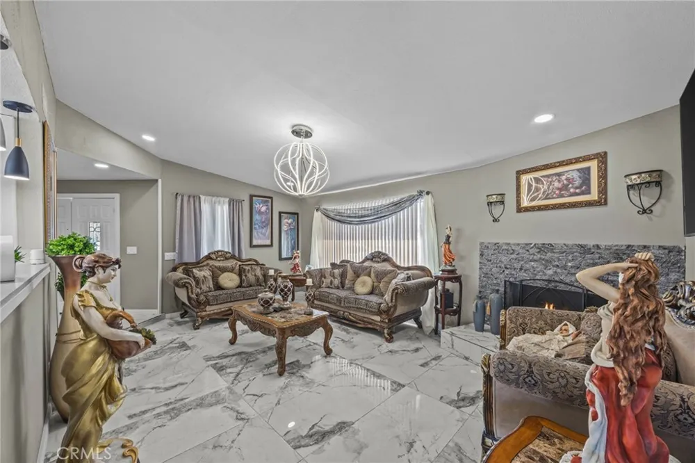 13288 Choco Apple Valley, CA 92308