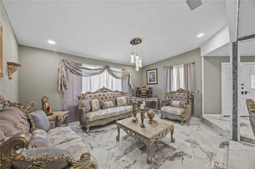 13288 Choco Apple Valley, CA 92308