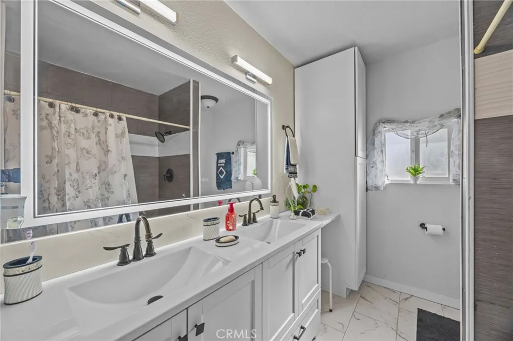 13288 Choco Apple Valley, CA 92308