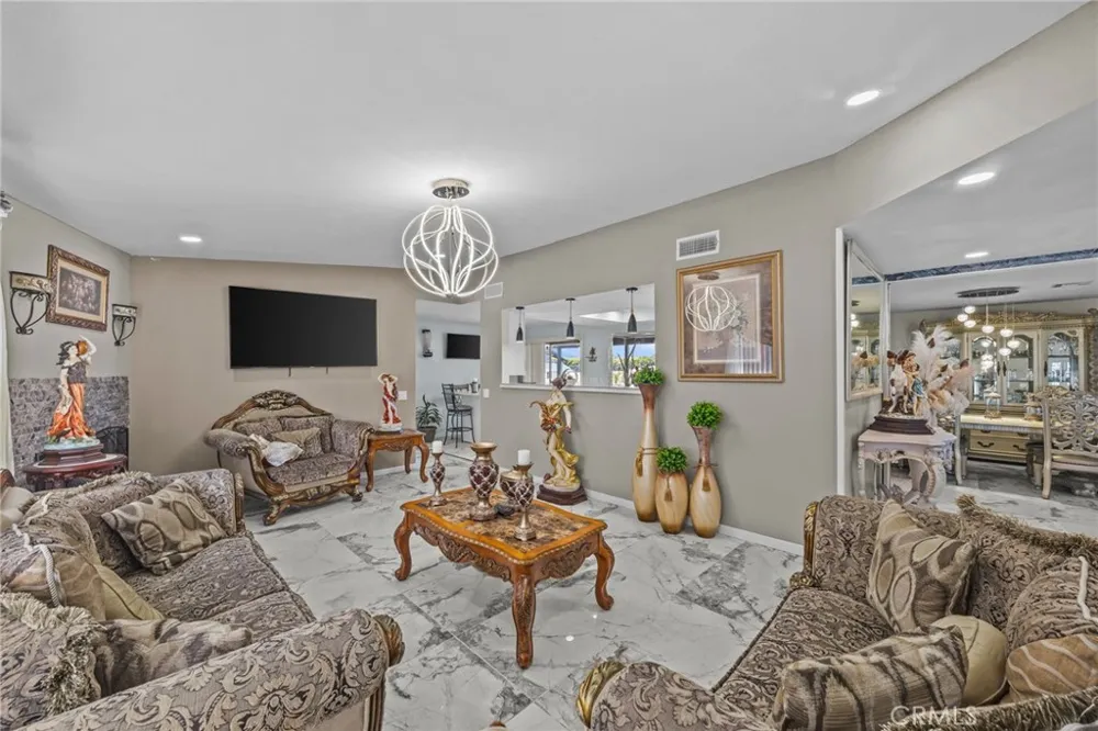 13288 Choco Apple Valley, CA 92308