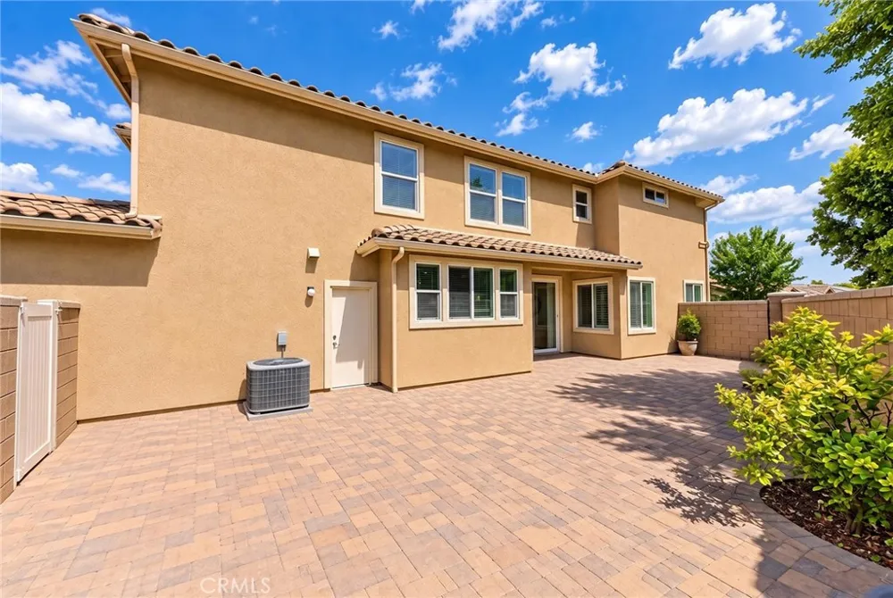 7271 Enclave dr Eastvale, CA 92880